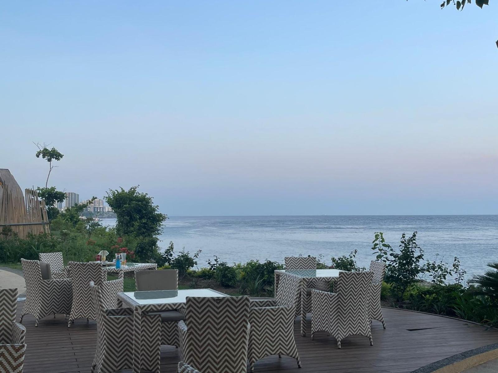 Mactan Newtown 8 Boulevard Deluxe Punta Engaño Eksteriør billede