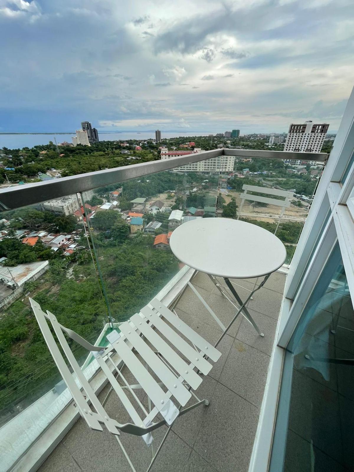 Mactan Newtown 8 Boulevard Deluxe Punta Engaño Eksteriør billede