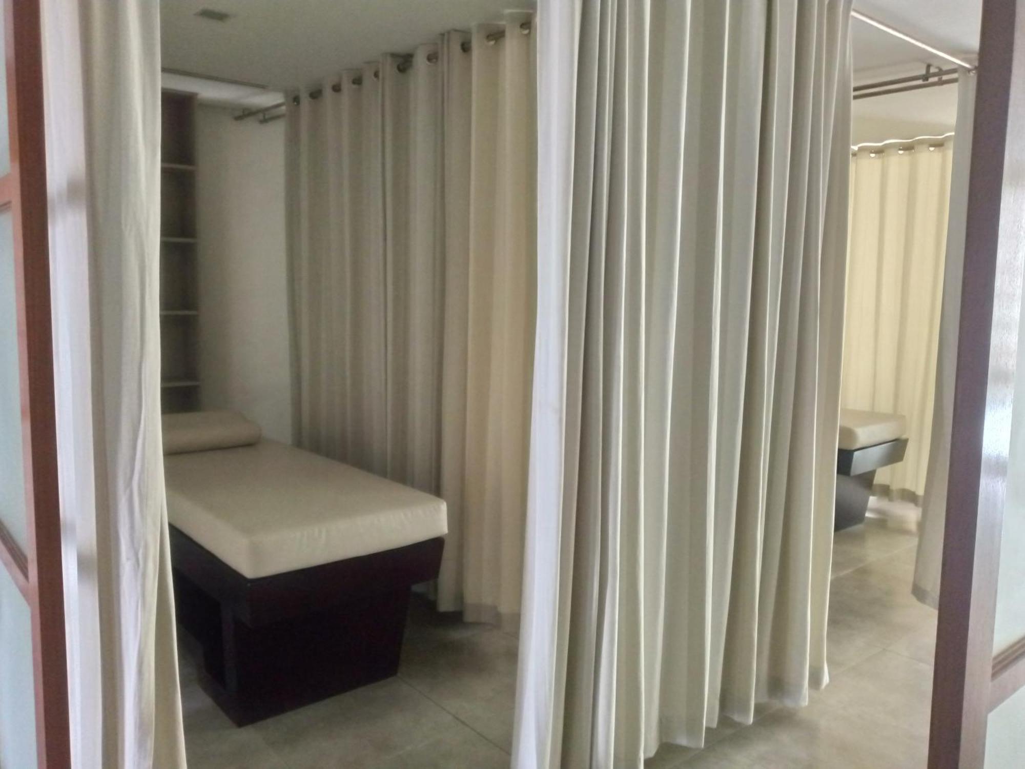 Mactan Newtown 8 Boulevard Deluxe Punta Engaño Eksteriør billede