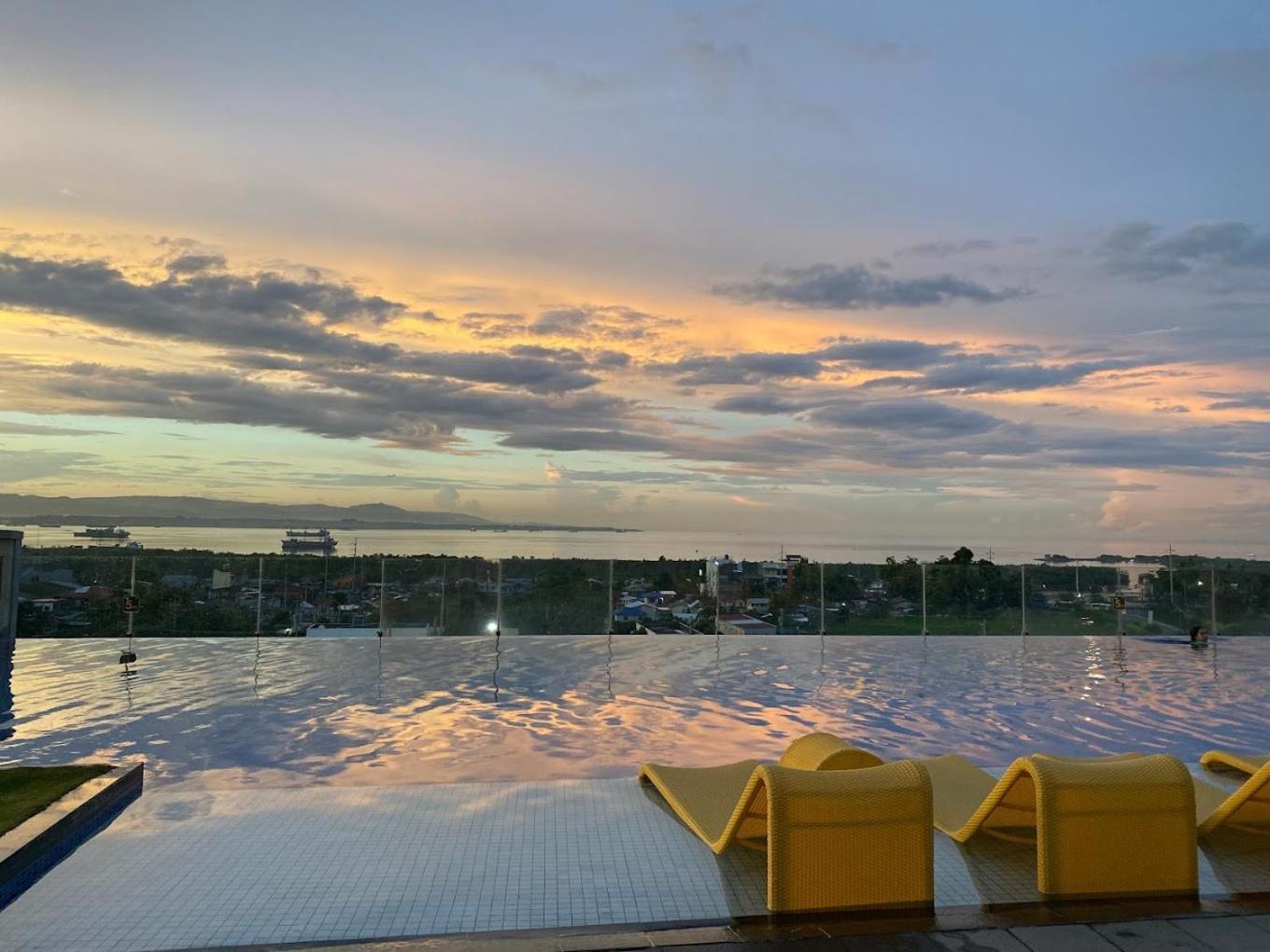 Mactan Newtown 8 Boulevard Deluxe Punta Engaño Eksteriør billede